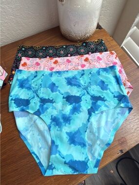 cheek Boss super soft no show boy shorts 3 for one low price !!!